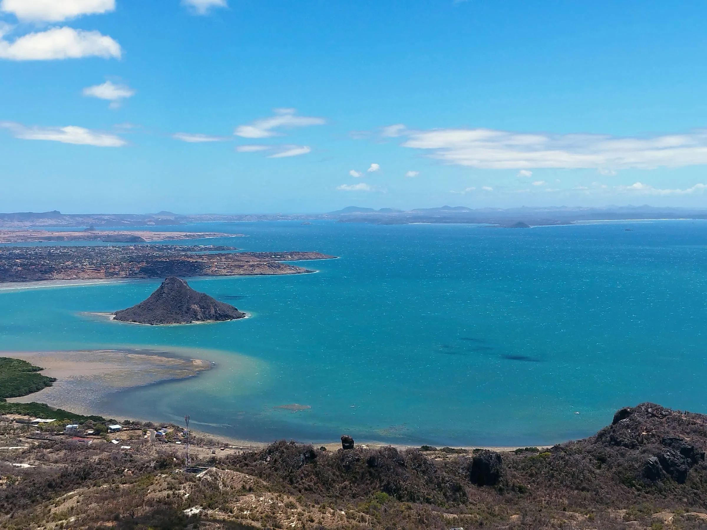 Vue sur la baie turquoise de Diego-Suarez
